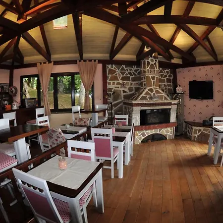 Luxury In Plastiras Lake. Koutsodímos